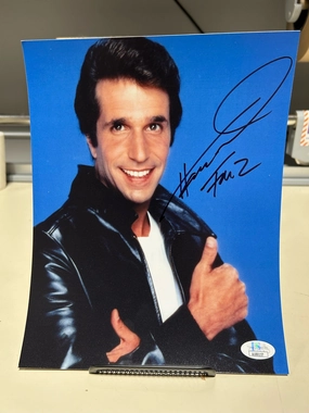 Haunted Accents Wicked Lights Henry Winkler Autographed Happy Days 8x10 - Version 4