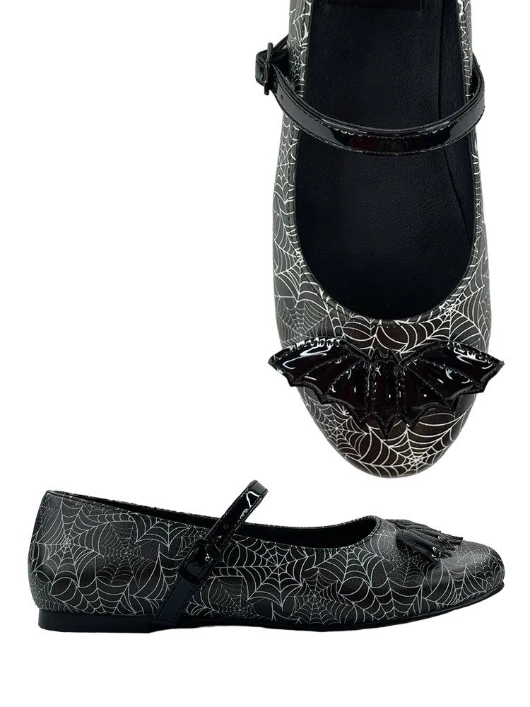 Sporty arch All Day Comfort Technology Mary Jane Bat Spiderweb Flats