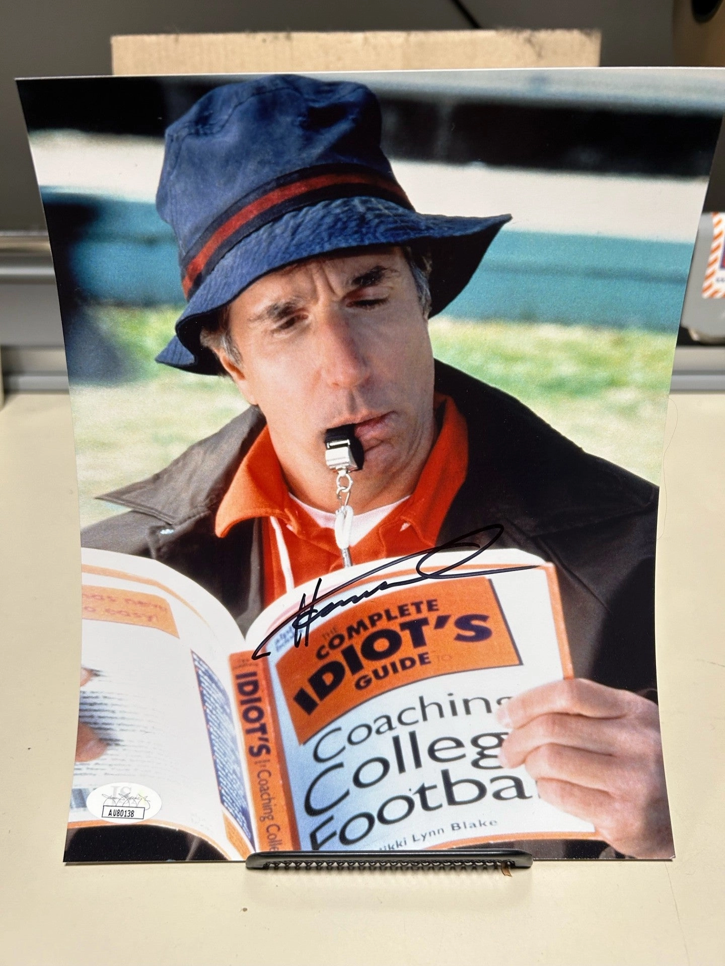 Eerie Accents Mystical Props Henry Winkler Autographed The Waterboy 8x10 - Version 2