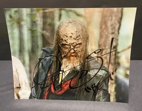 Scary Props Ghoulish Accessories Ryan Hurst Autographed The Walking Dead 8x10 Photo - JSA Certified (V2)
